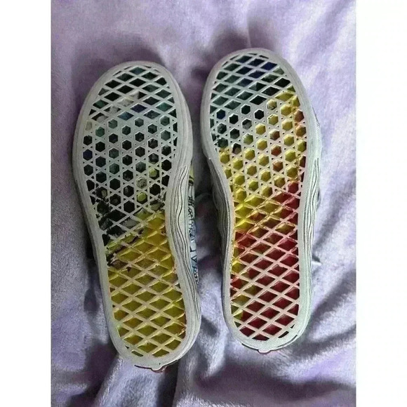 Vans Crayola "Off the Wall" Kids Size 2 Unisex Casual Sneaker B&W/Rainbow - Picture 7 of 8